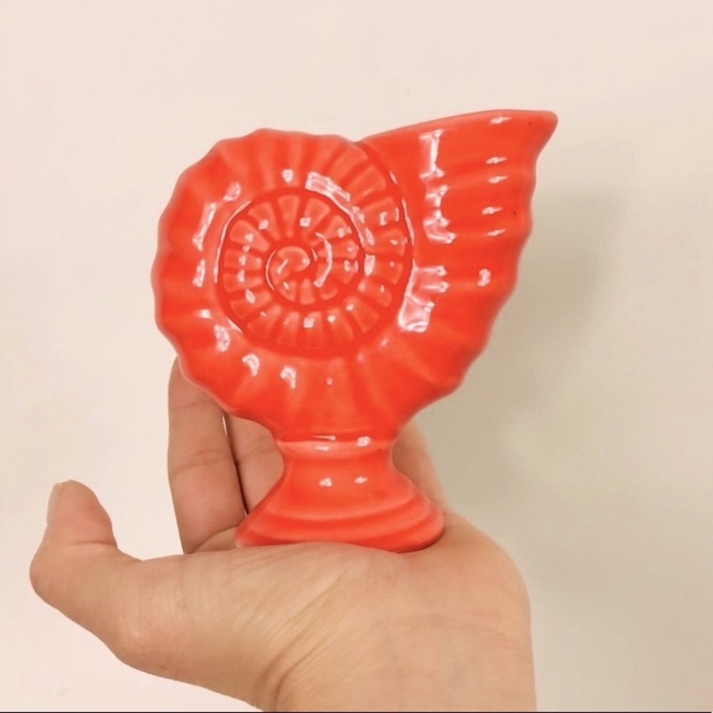 Retro Ceramic Shell Decor - Picture 3 of 6